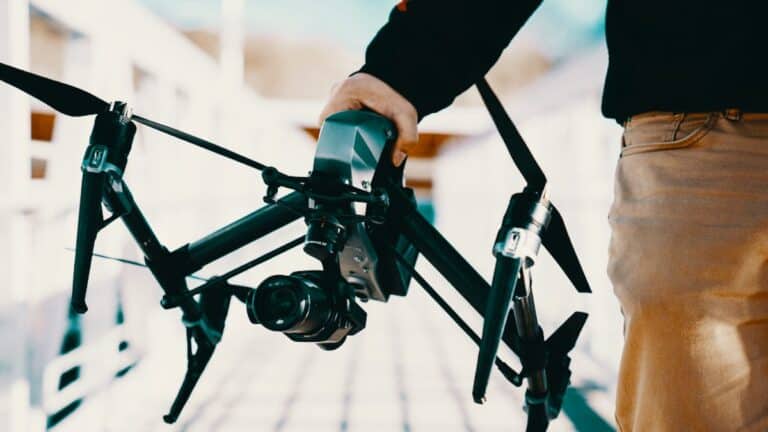 65a6648b5f8546b50f31a4d8_Basics-of-drone-videography-1